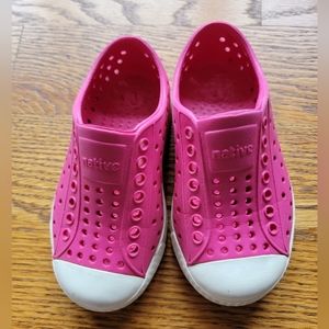 Native Toddler Girl Jefferson shoes hot pink size C8